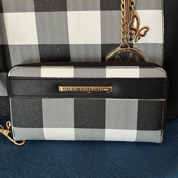 Mia K. Paloma Vegan Leather Bag and Wallet - Picture 9 of 13